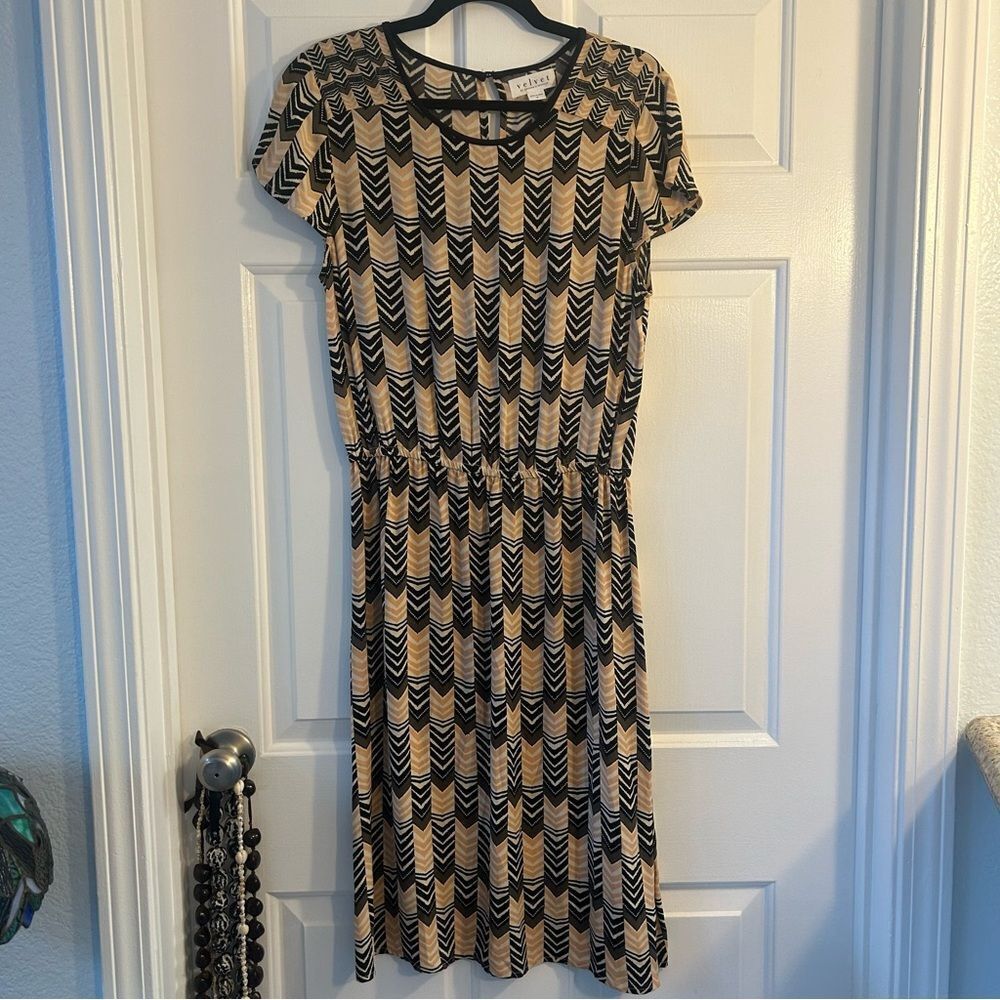 Velvet Graham&Spencer Short Sleeve Dress with Chevron Pattern